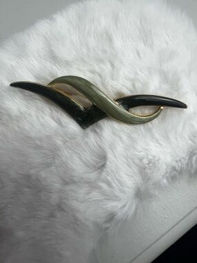 Vintage Modernist Enamel and Gold Toned Wave Brooch